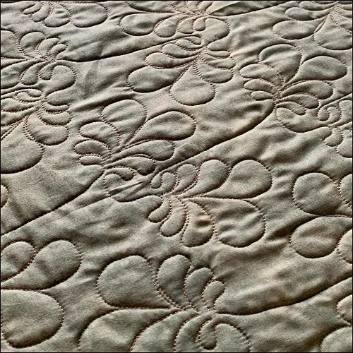 Feather Flip - quilting pantograph