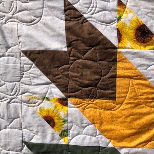 Sunflowers for Ukraine - Free Quilting Pantograph