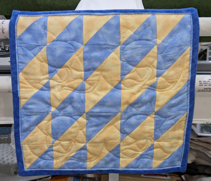 Sunflowers for Ukraine - Free Quilting Pantograph